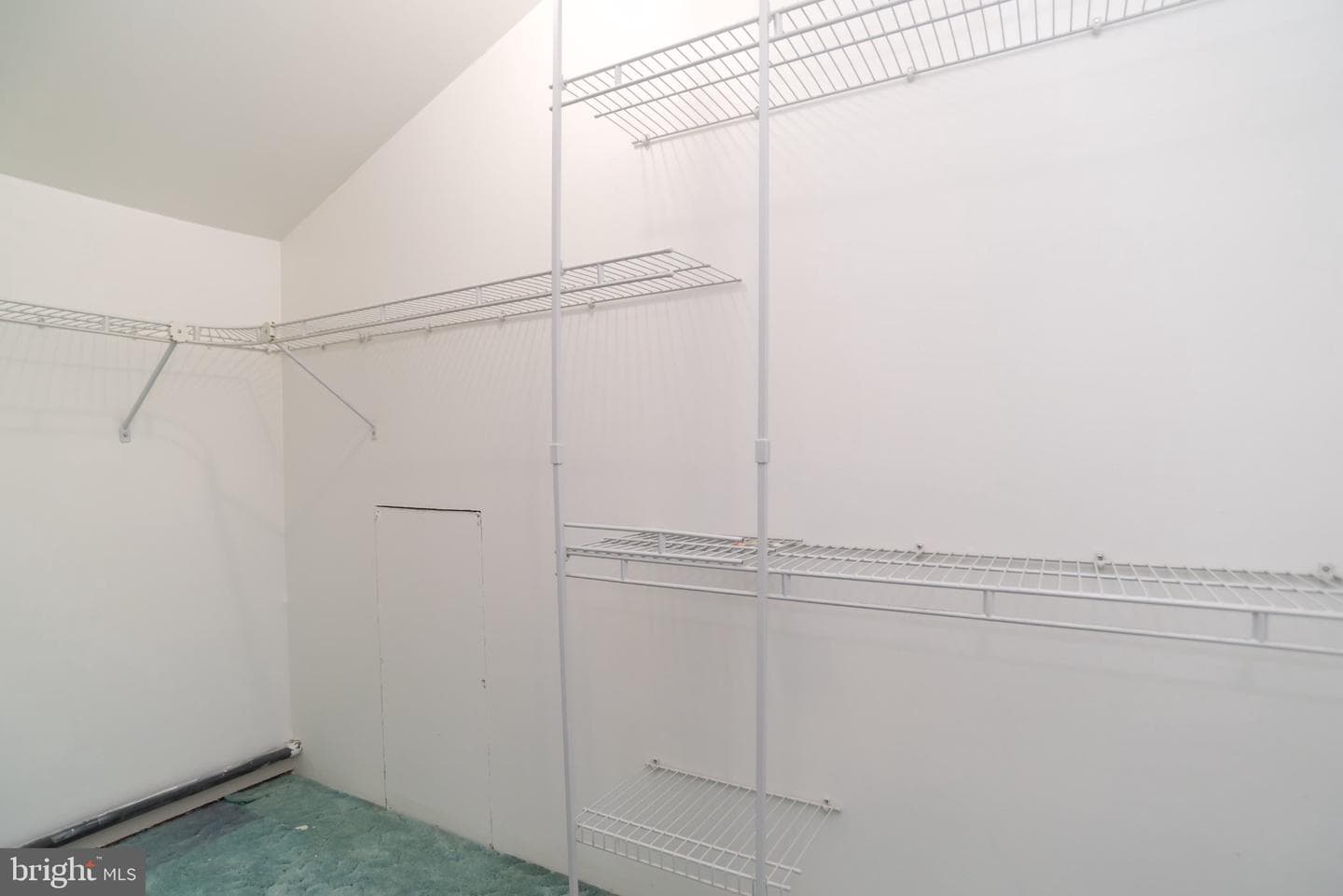 77 Cardinal Road photo 29