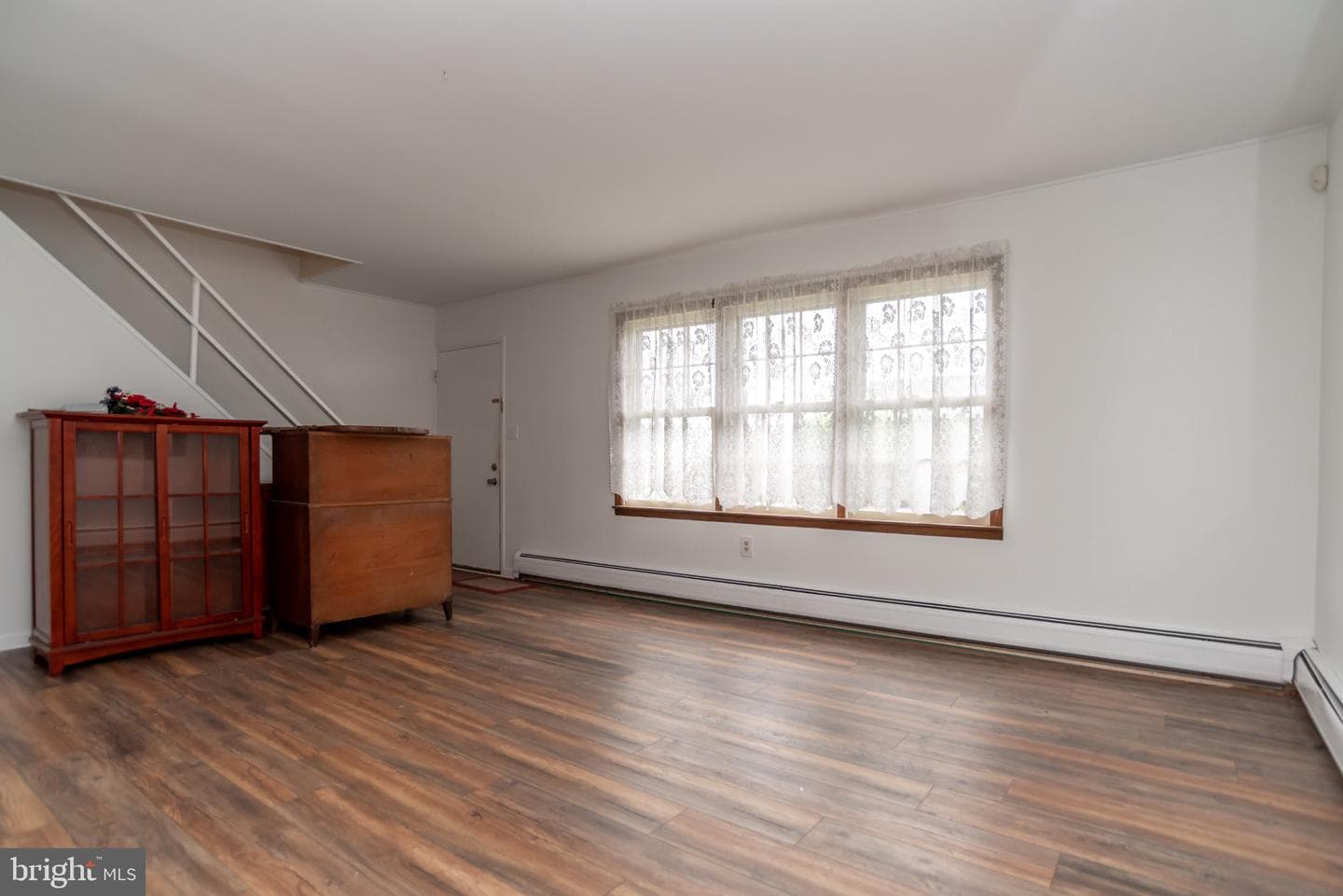 77 Cardinal Road photo 3