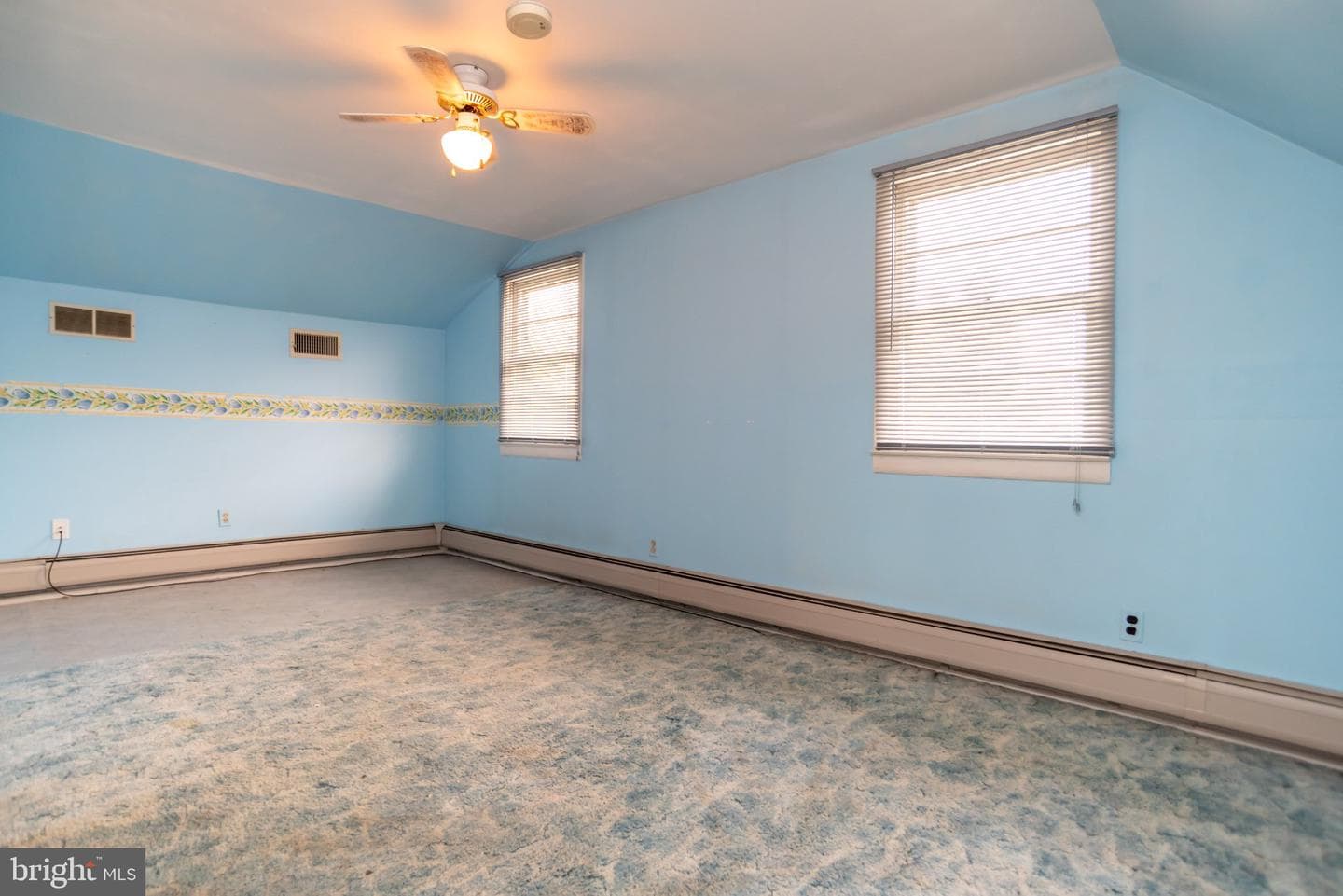 77 Cardinal Road photo 32