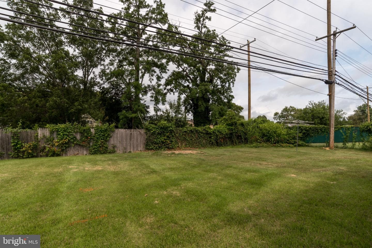 77 Cardinal Road photo 37