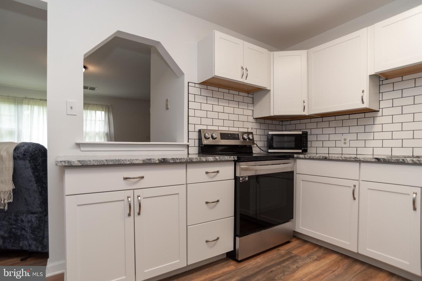 77 Cardinal Road photo 6