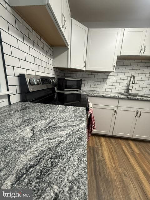 77 Cardinal Road photo 8