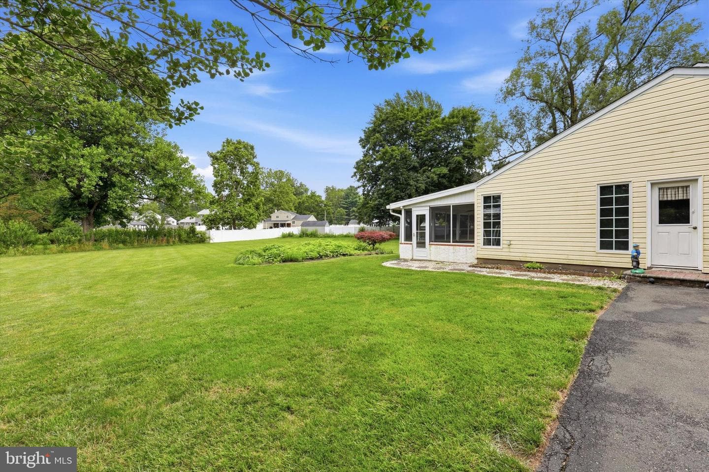 68 Iroquois Avenue photo 24