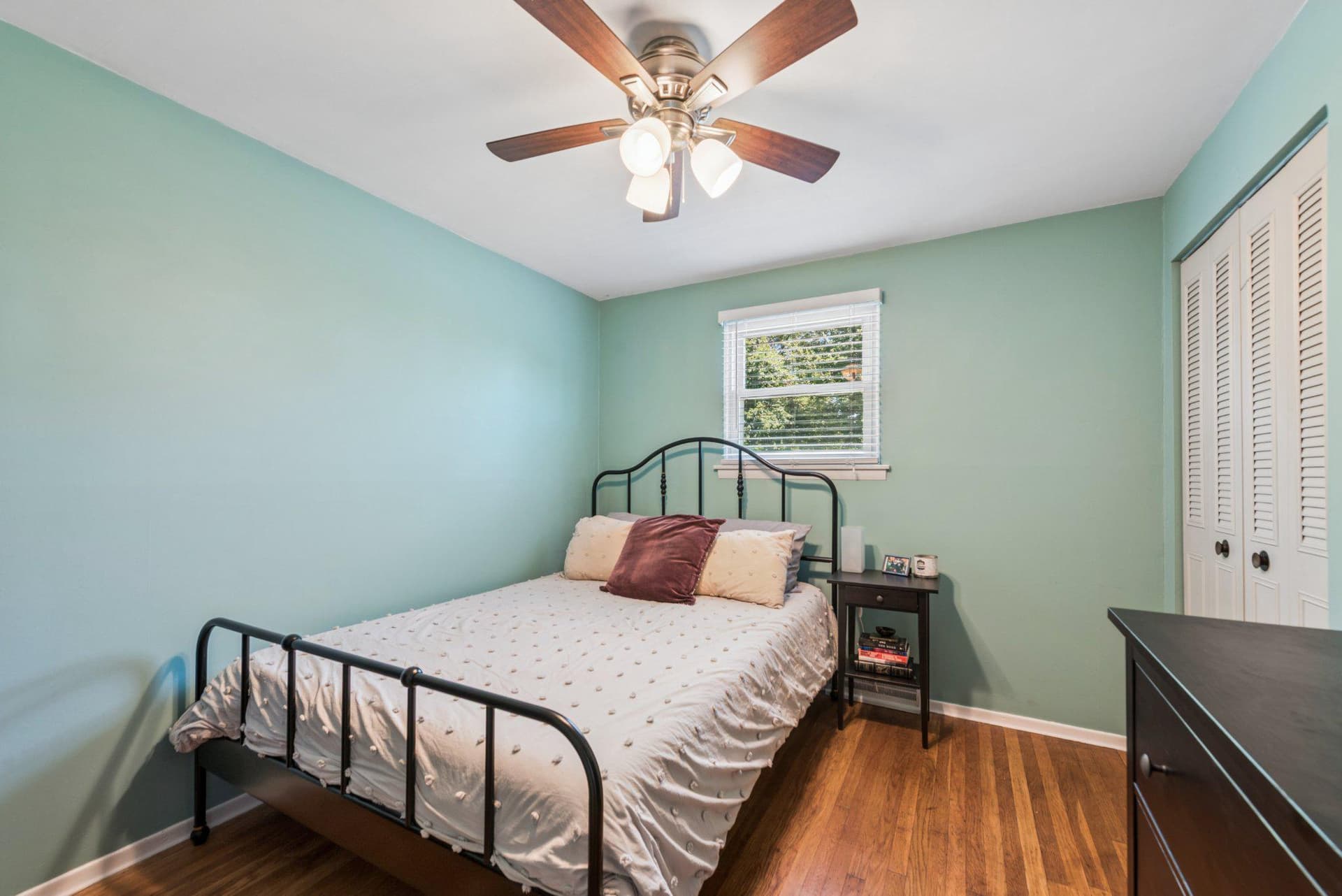 275 Waverly Road photo 25