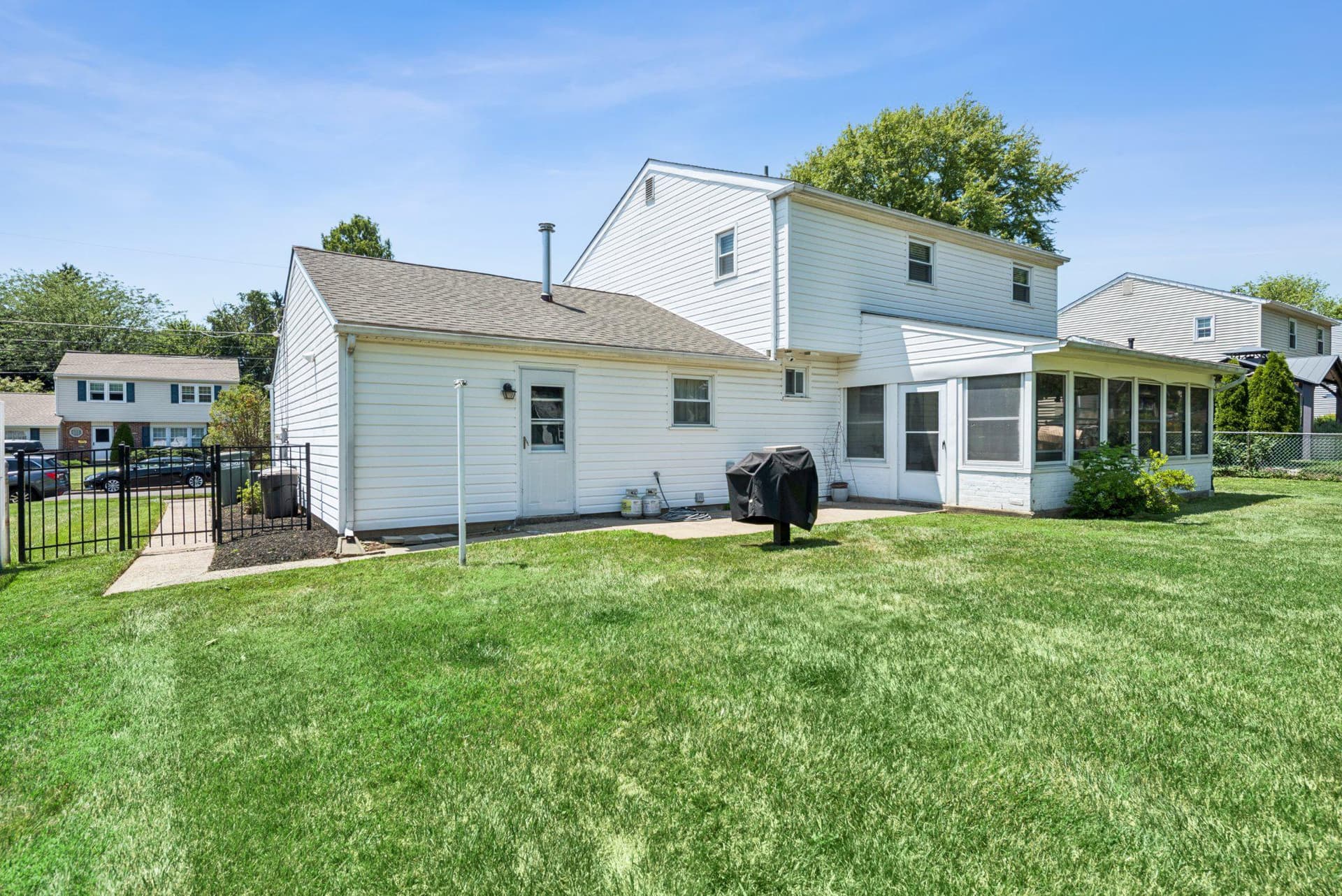 275 Waverly Road photo 30