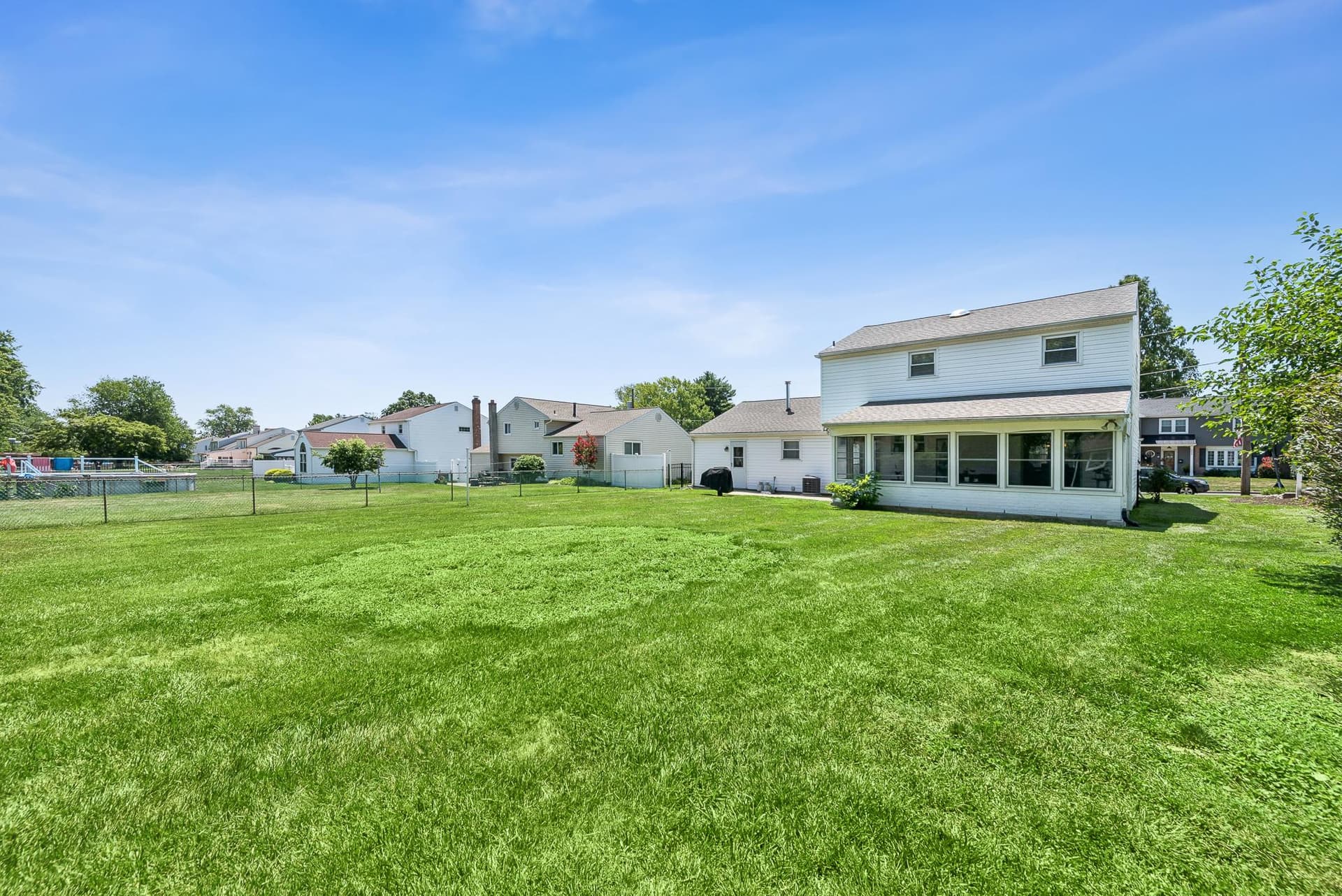 275 Waverly Road photo 32