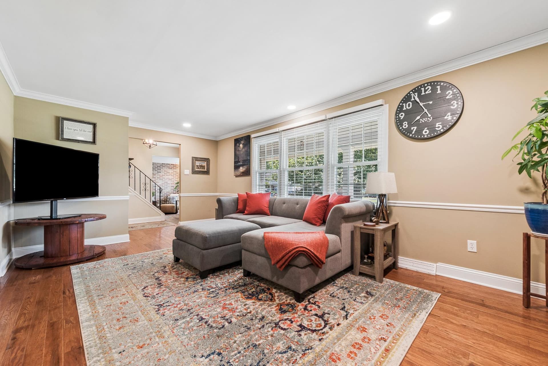 275 Waverly Road photo 7