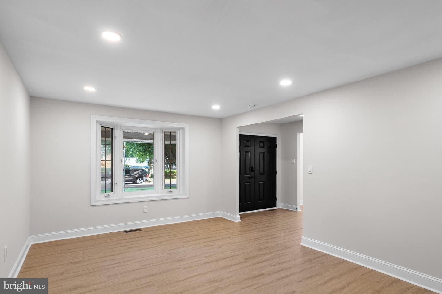 682 Woodlyn Drive photo 10