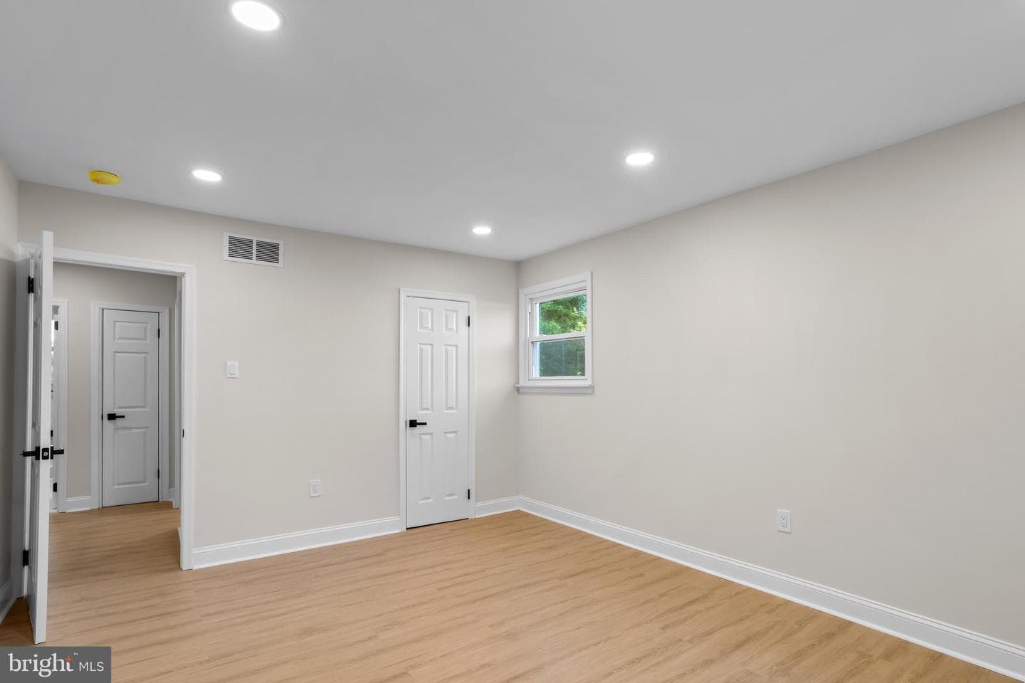 682 Woodlyn Drive photo 19
