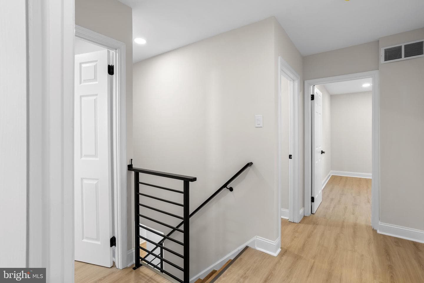 682 Woodlyn Drive photo 30