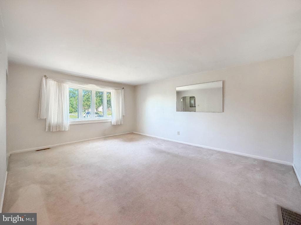 79 Charlotte Avenue photo 27