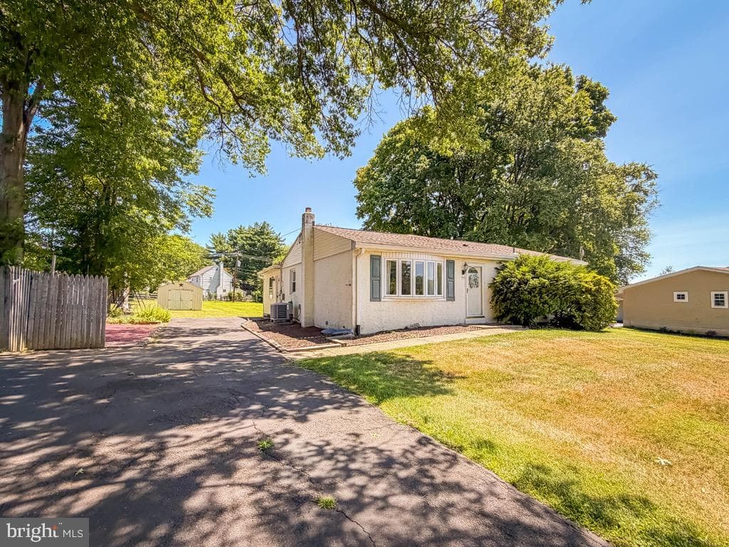 79 Charlotte Avenue photo 39