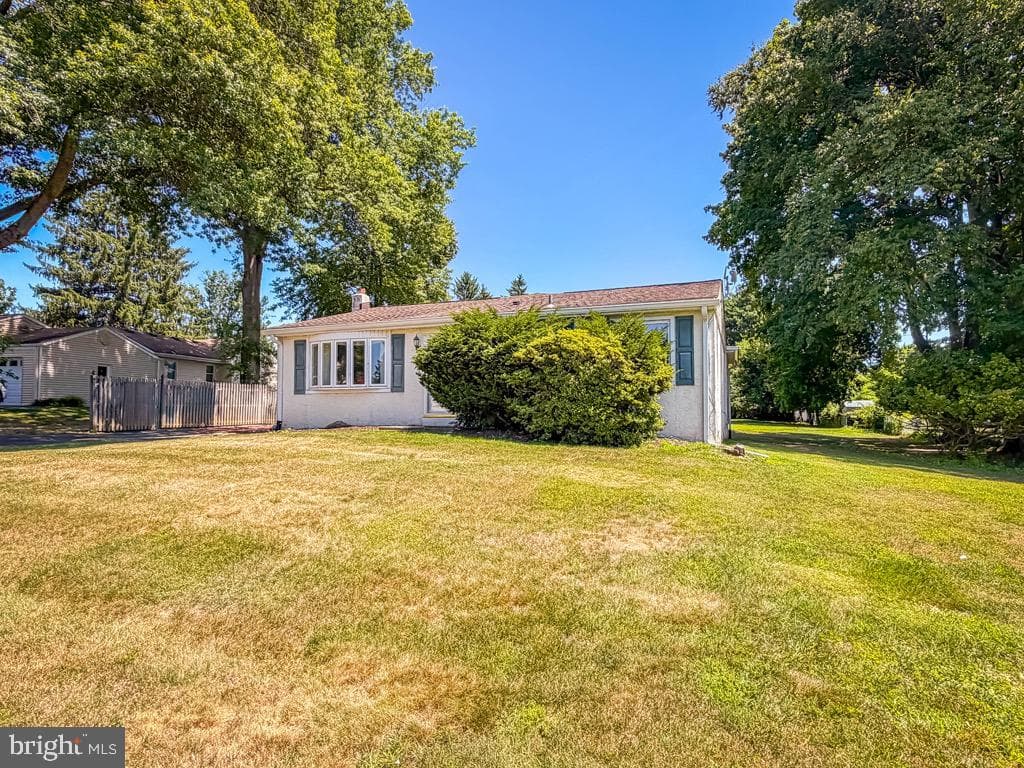 79 Charlotte Avenue photo 40