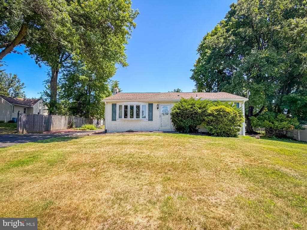 79 Charlotte Avenue photo 43