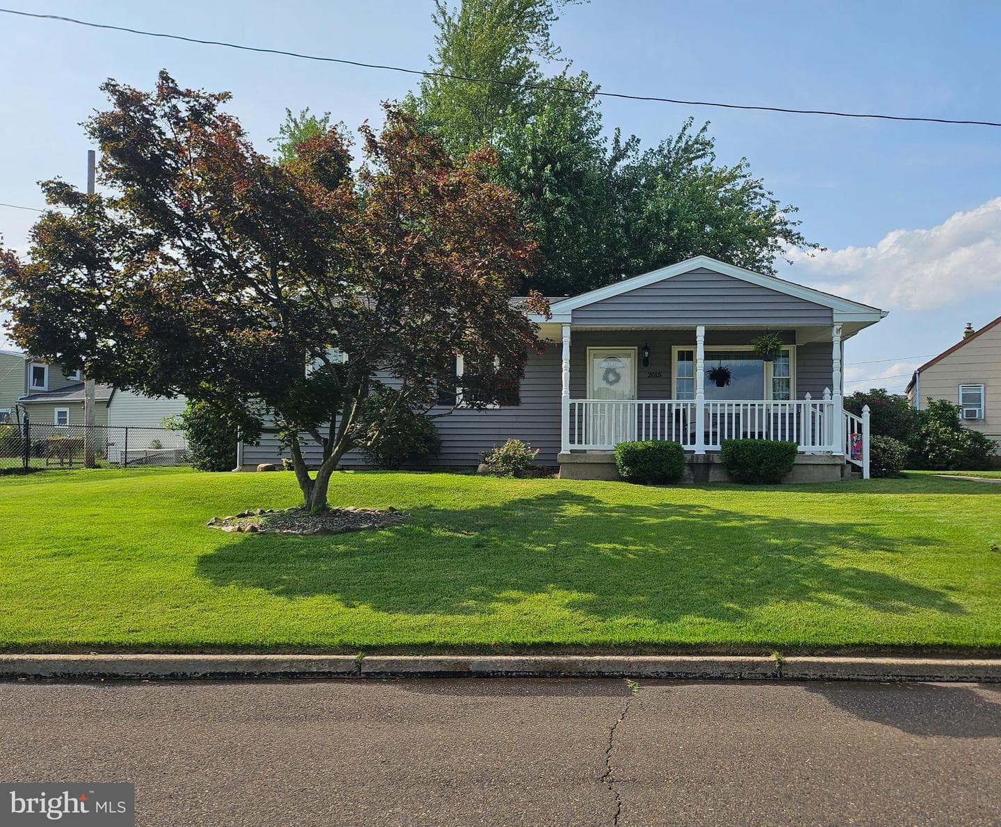 2015 Summit Avenue photo 1