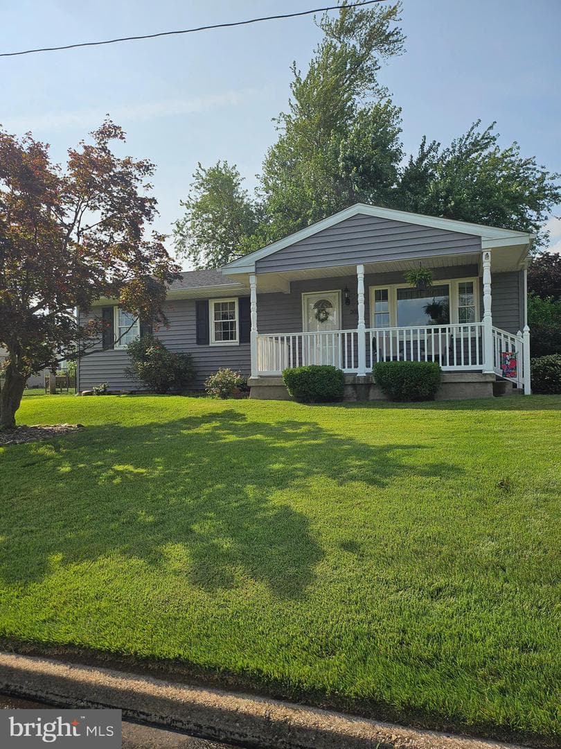 2015 Summit Avenue photo 2