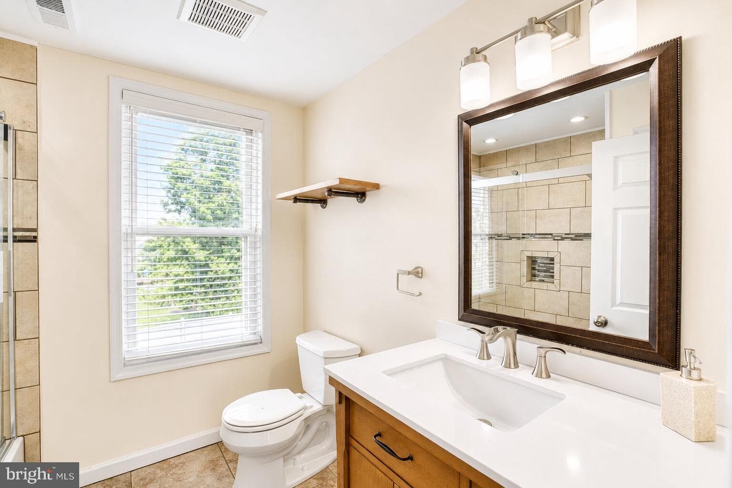 834 Linton Avenue photo 43