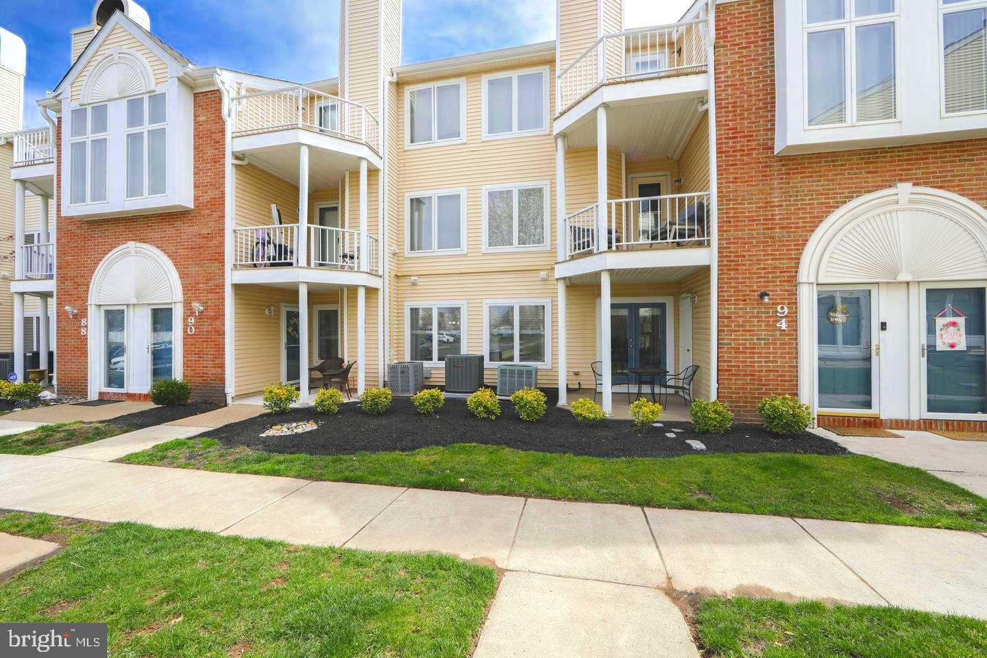 92 Catherine Court photo 4