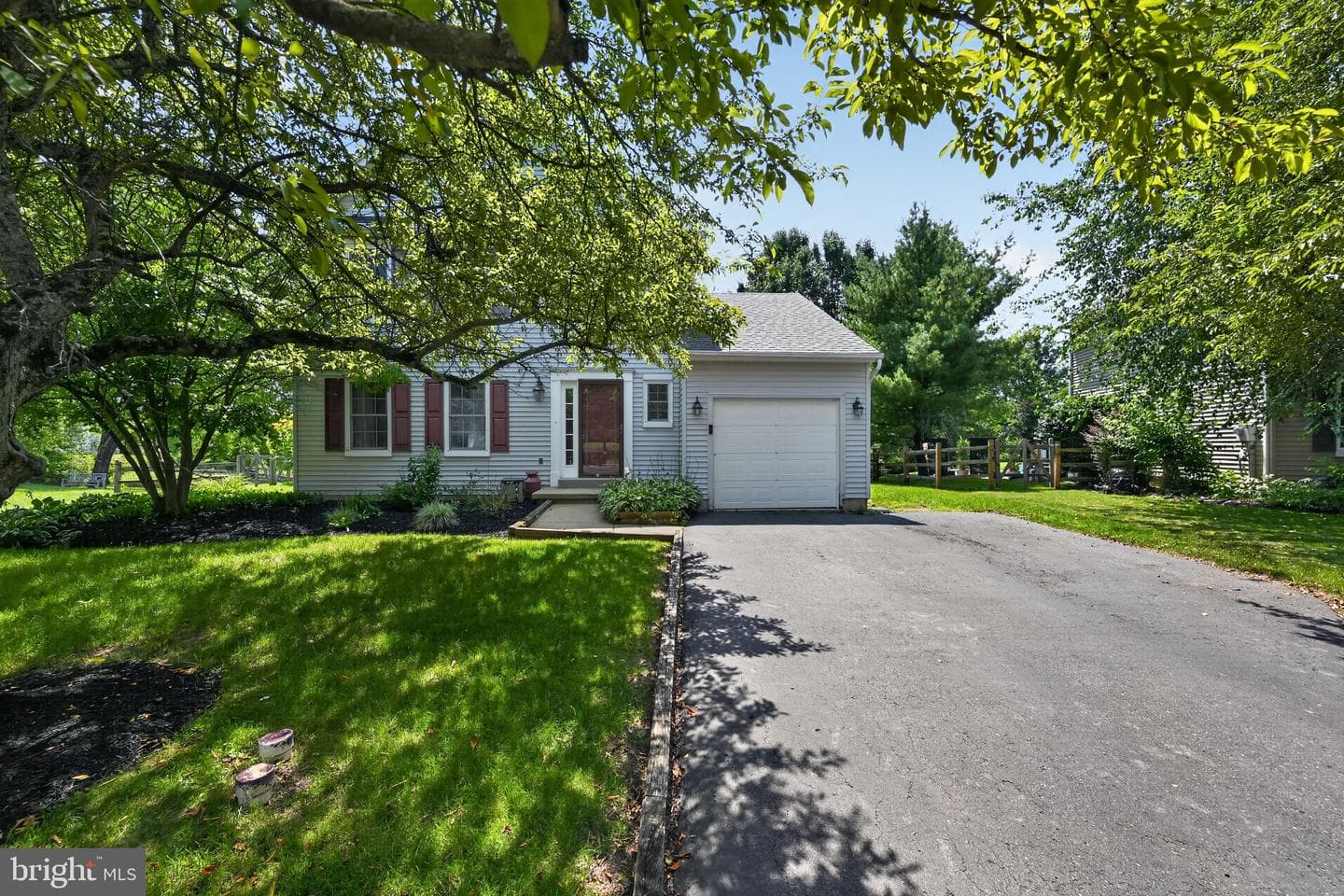 1620 Salem Lane photo 2