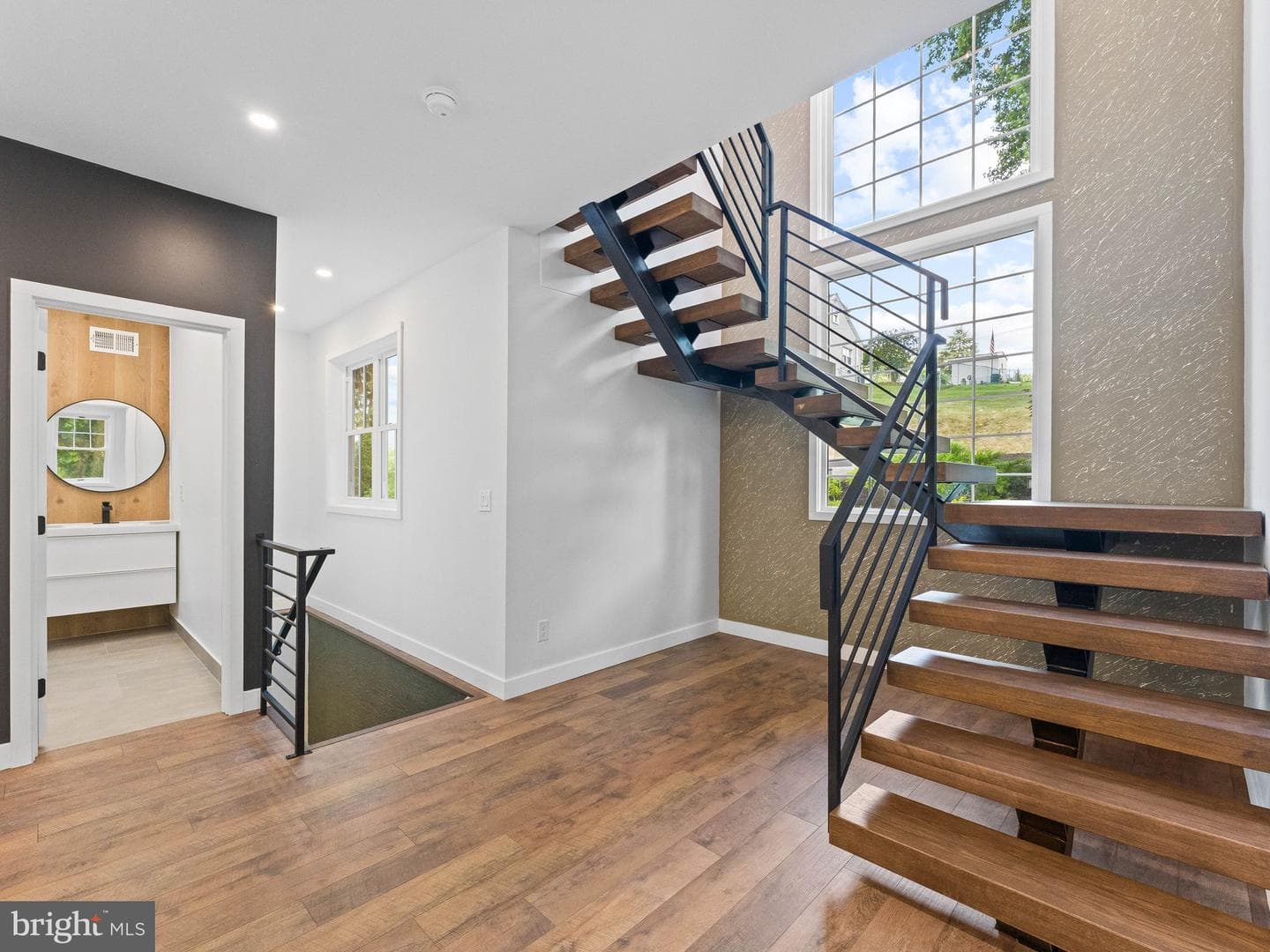 4642 Belmont Avenue photo 12