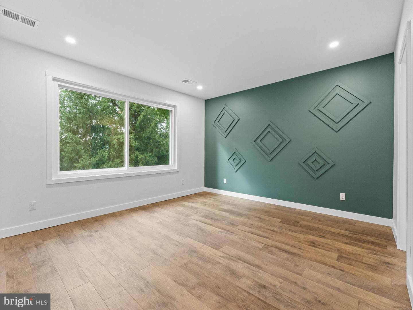 4642 Belmont Avenue photo 15