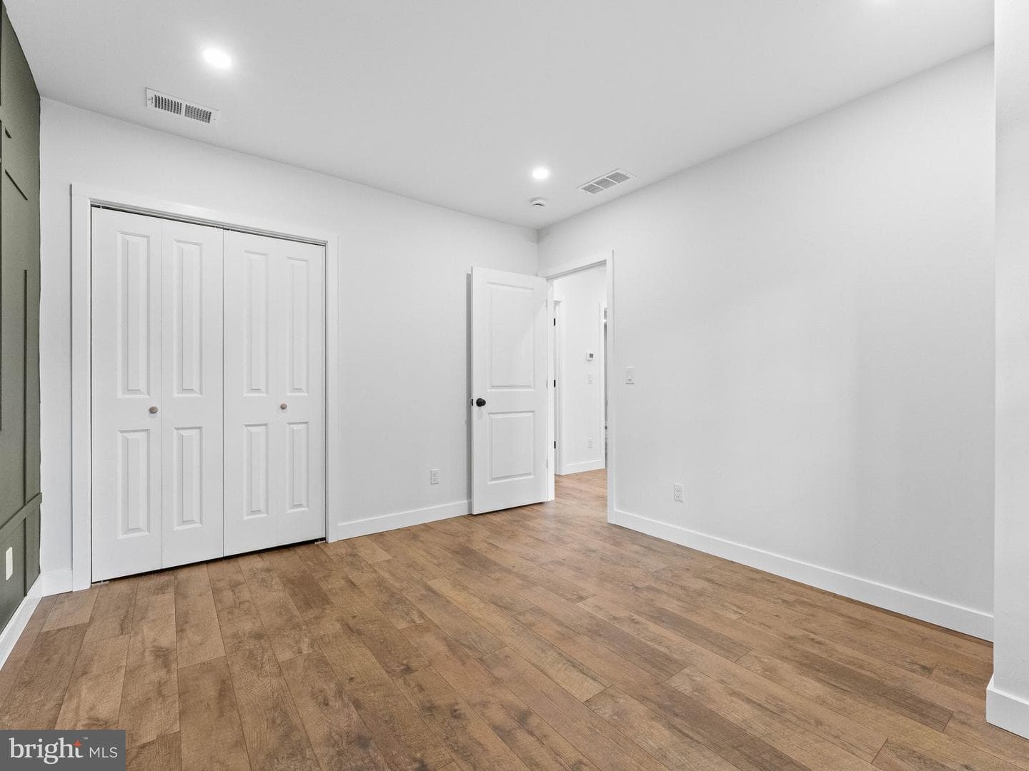 4642 Belmont Avenue photo 18