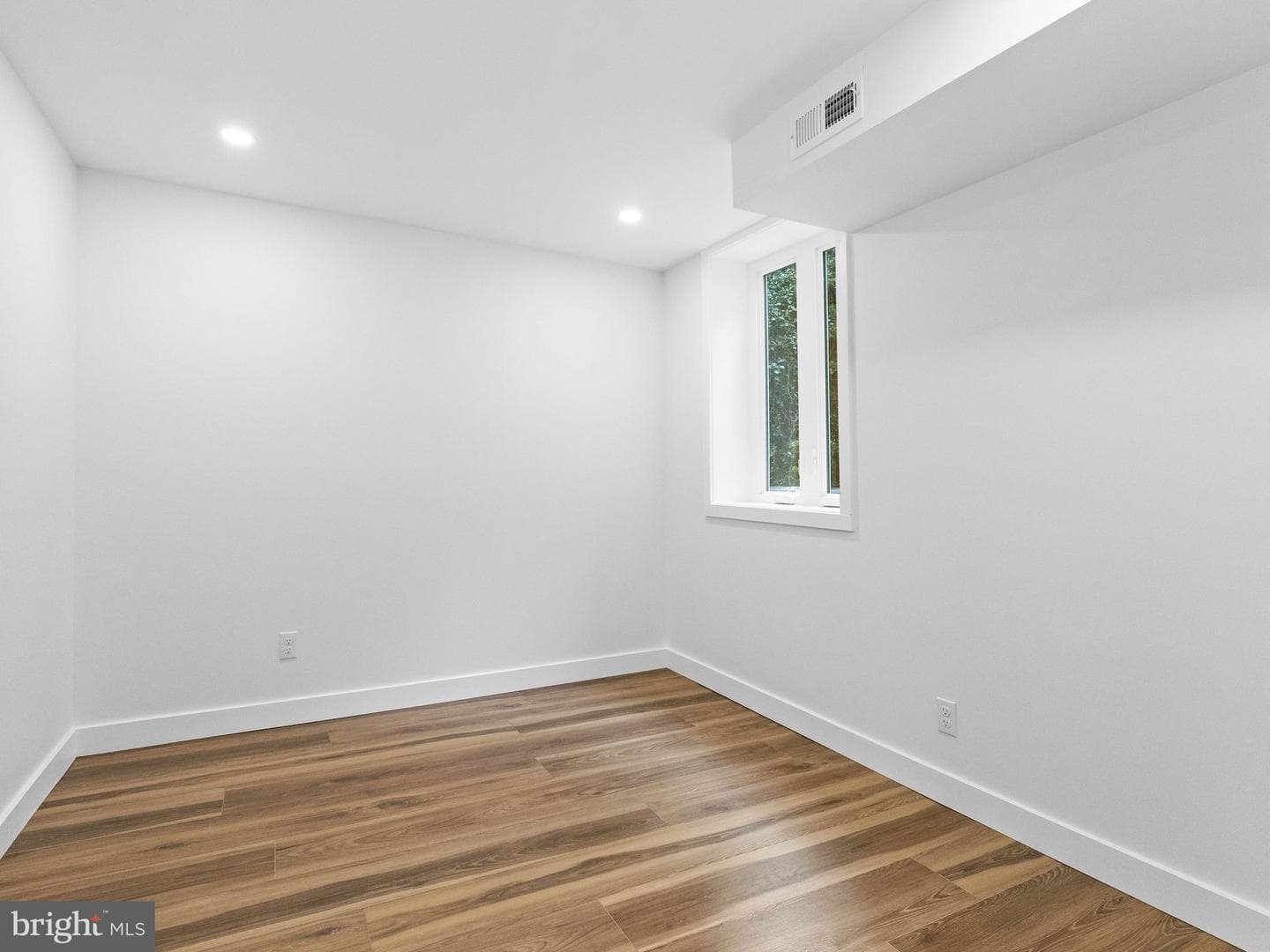 4642 Belmont Avenue photo 21