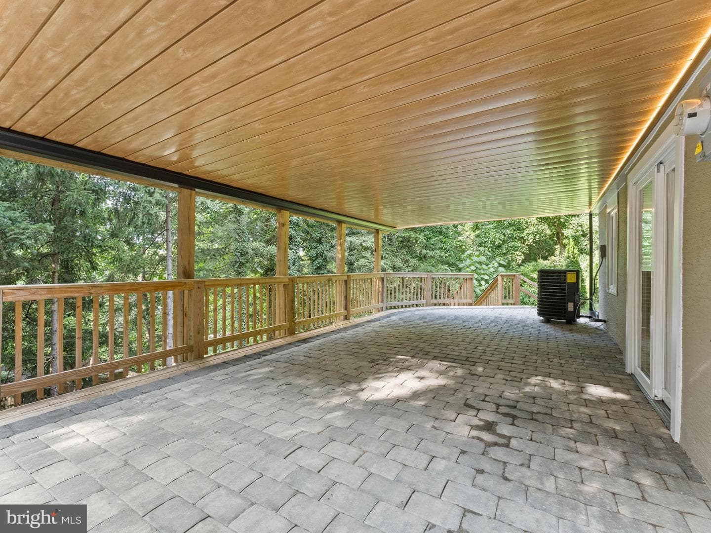 4642 Belmont Avenue photo 24