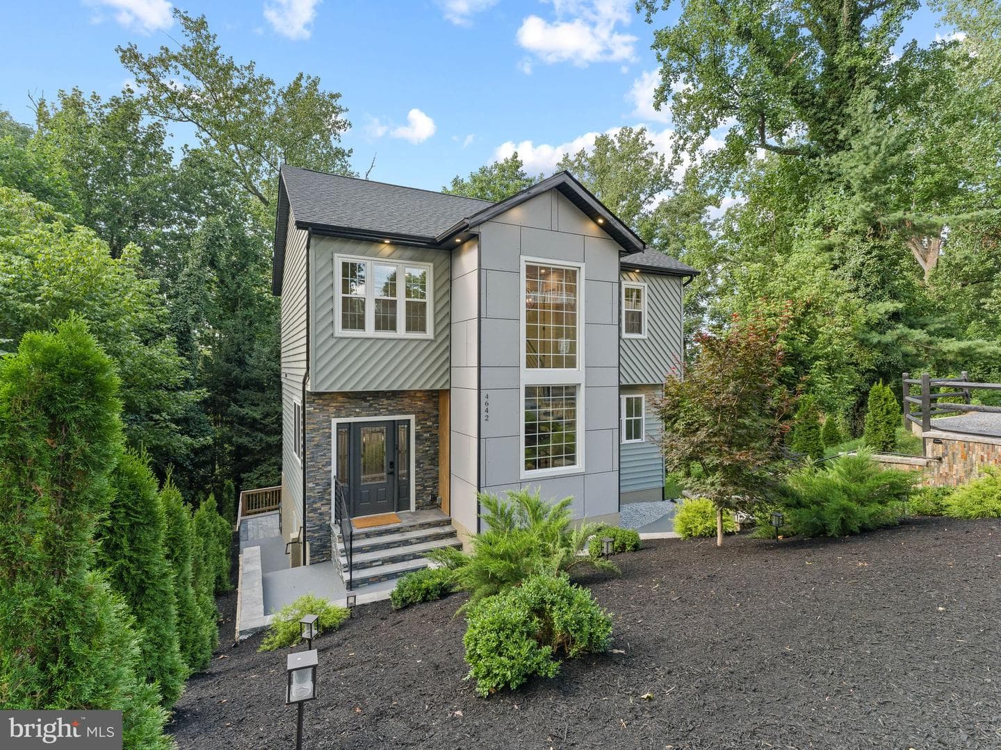 4642 Belmont Avenue photo 4