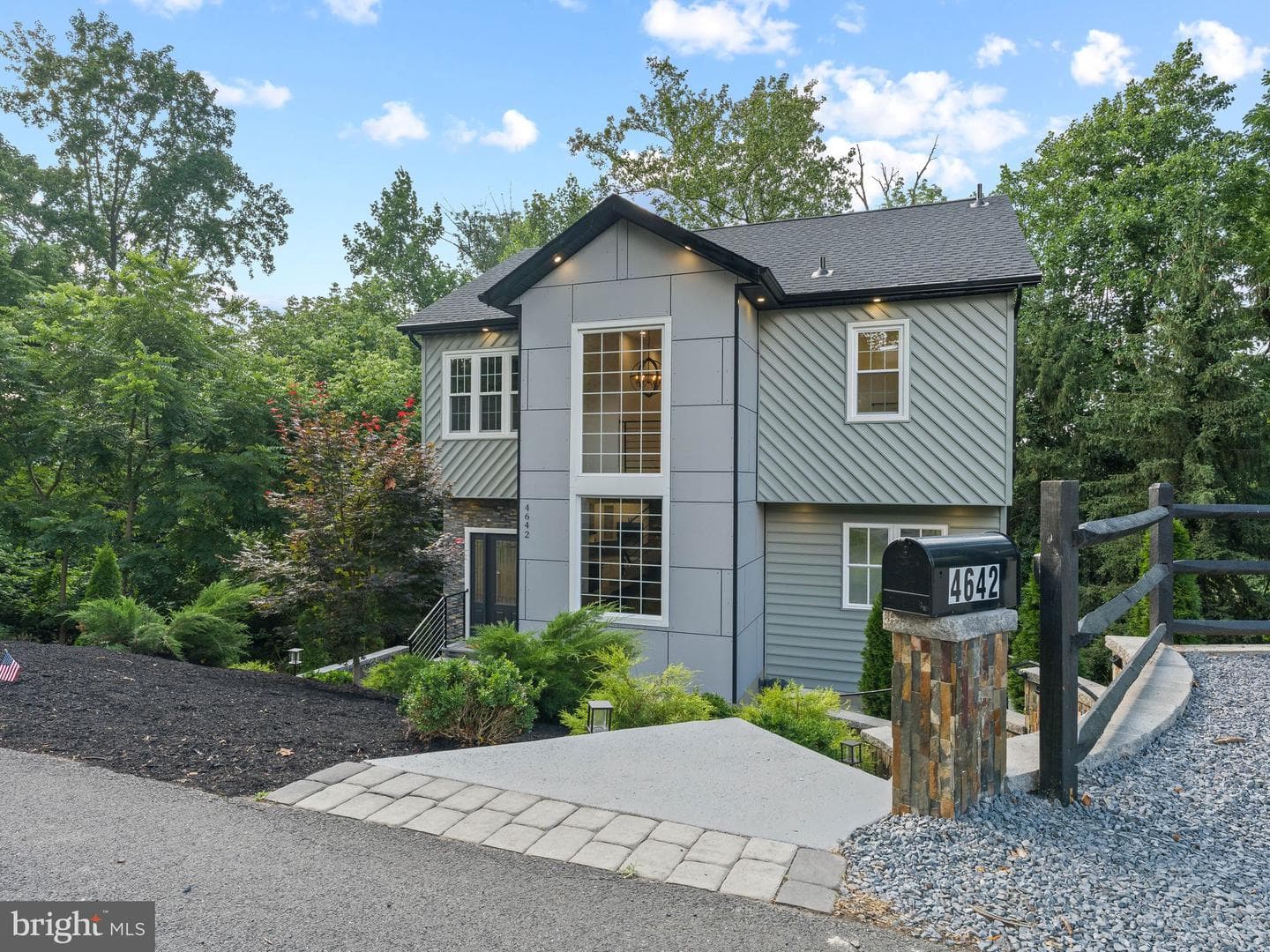 4642 Belmont Avenue photo 40