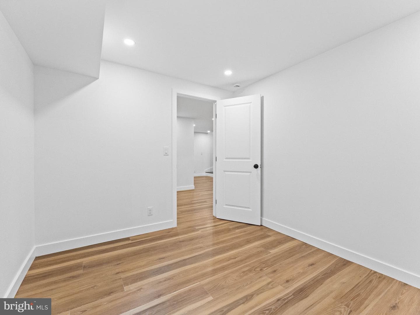4642 Belmont Avenue photo 71