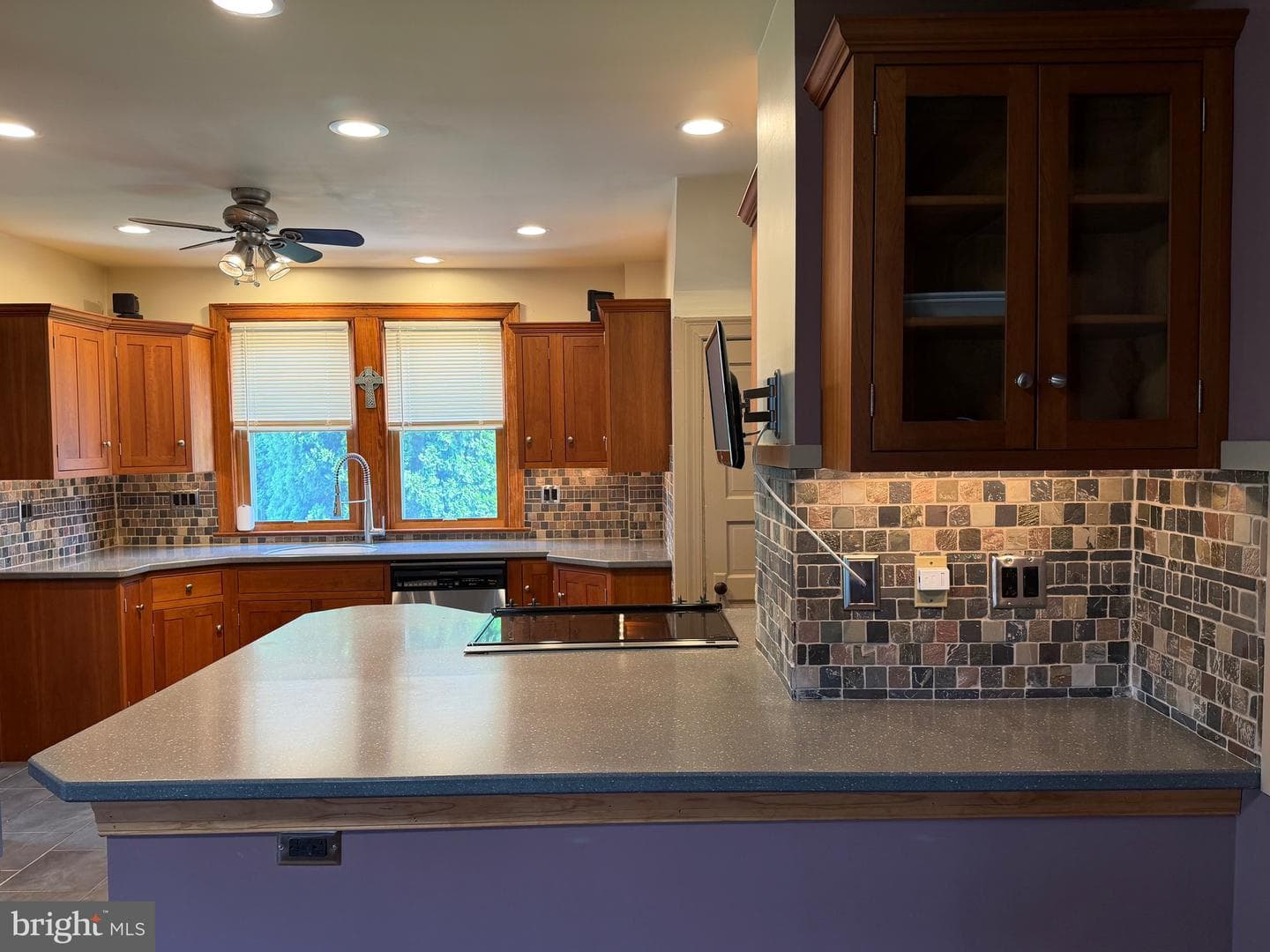97 Wilson Avenue photo 29