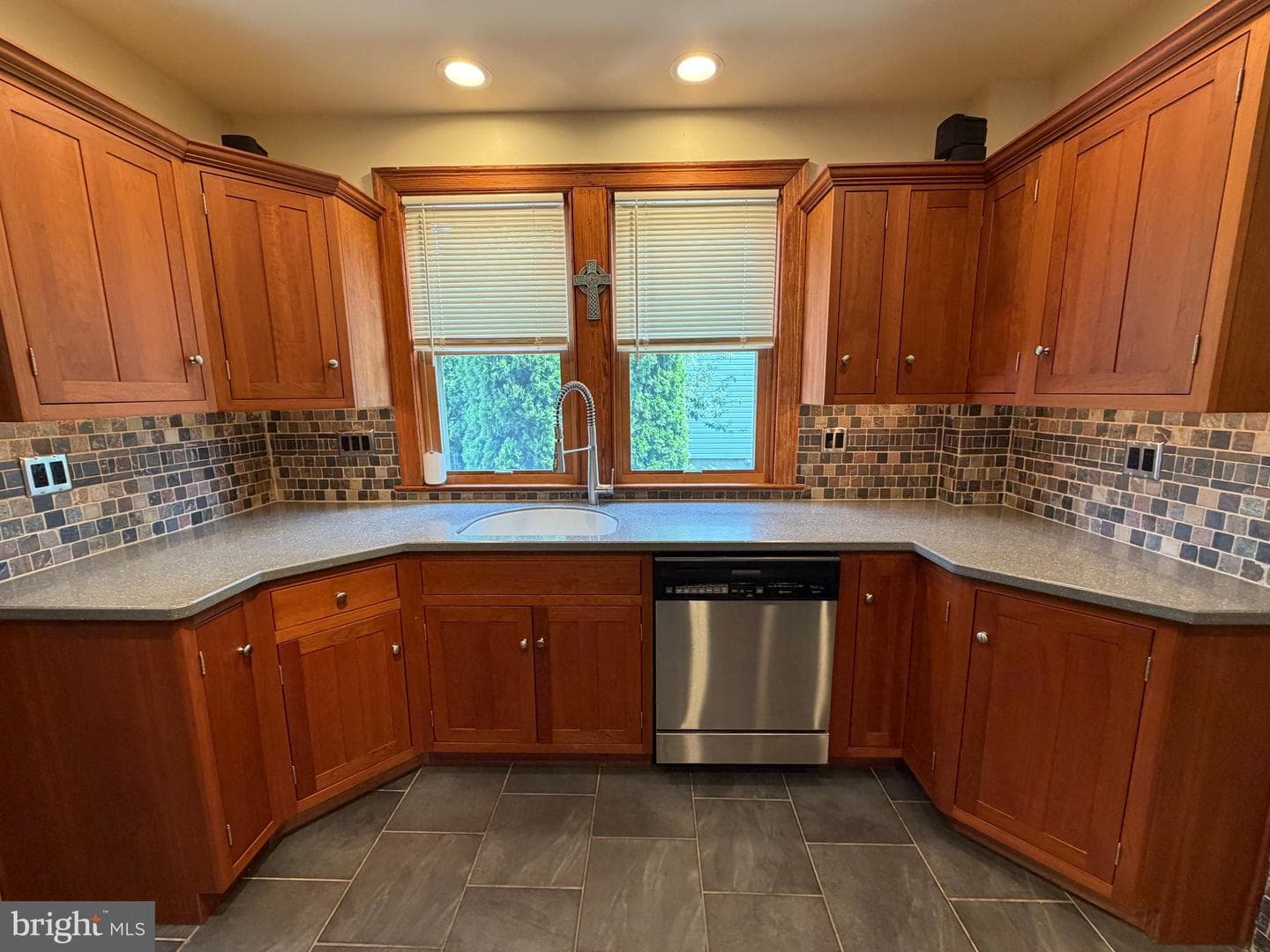 97 Wilson Avenue photo 33