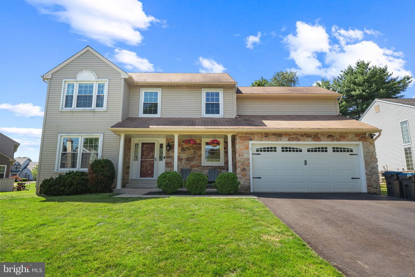 209 E Fairwood Drive photo 1