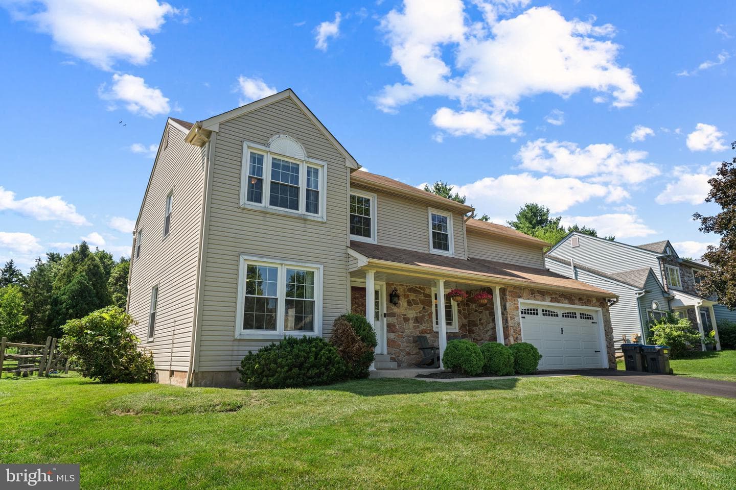 209 E Fairwood Drive photo 4