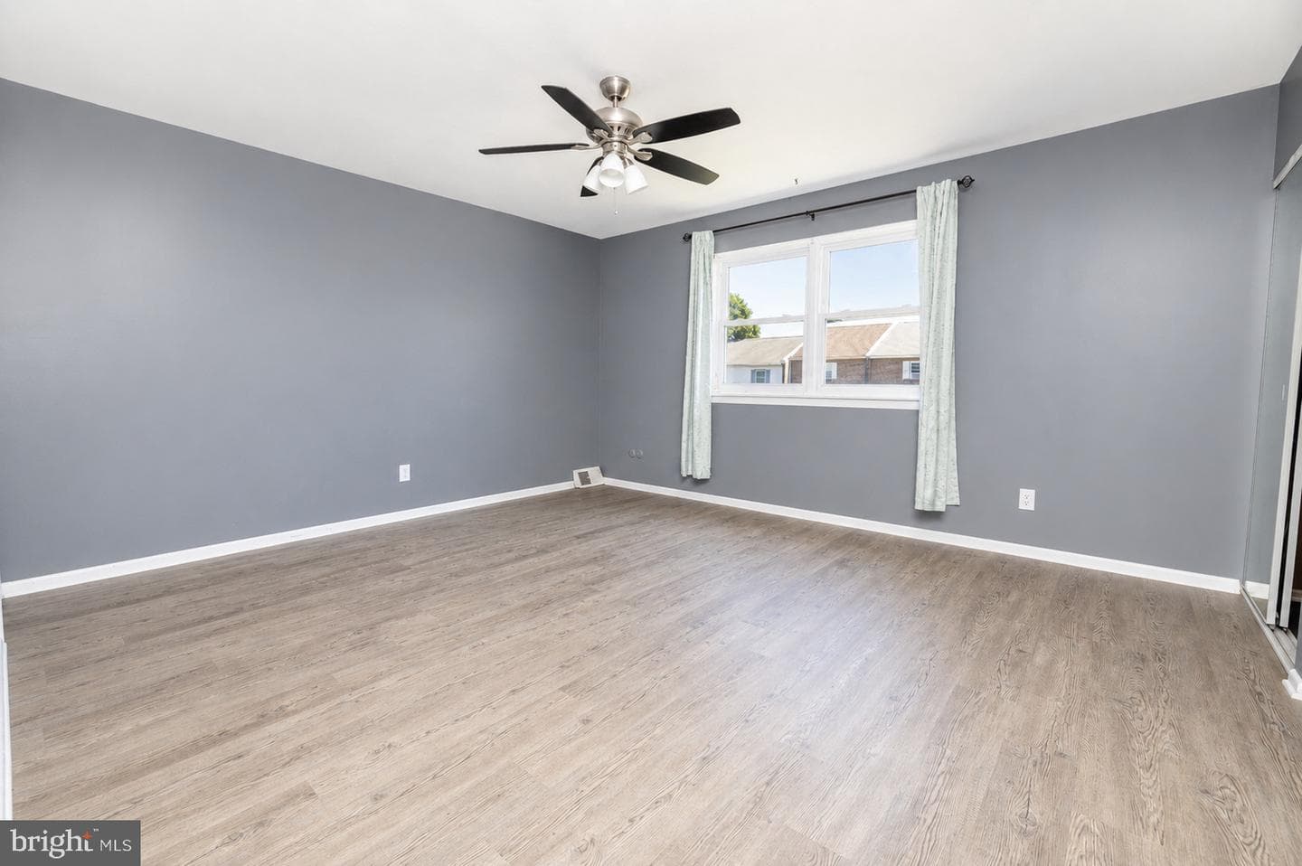 5120 Leeward photo 18