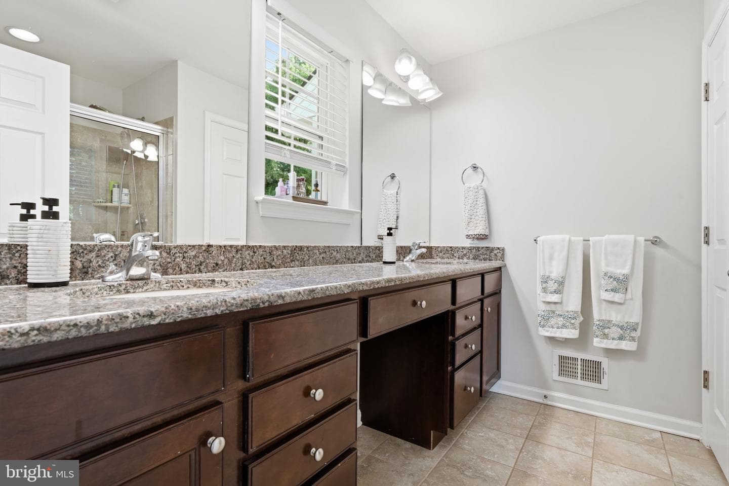 1573 Hickory Lane photo 27