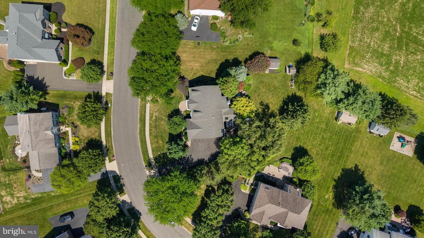 2028 Farmview Drive photo 53