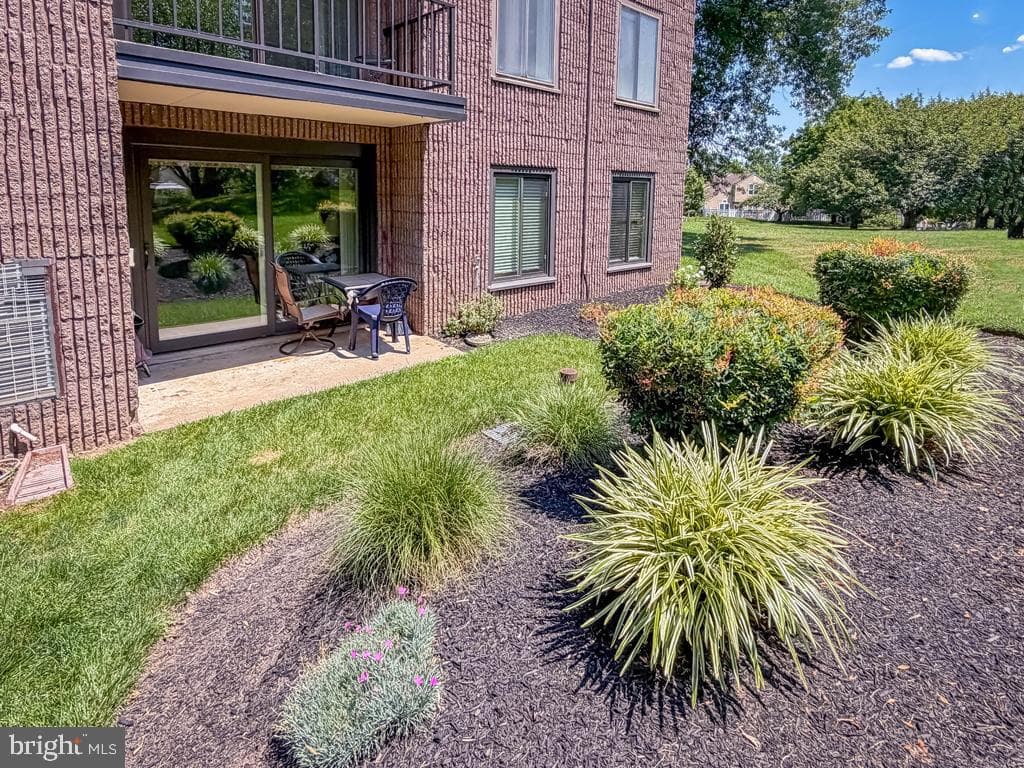 79 Oakridge Drive photo 2