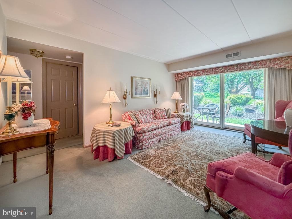 79 Oakridge Drive photo 6