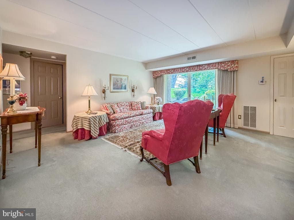 79 Oakridge Drive photo 7