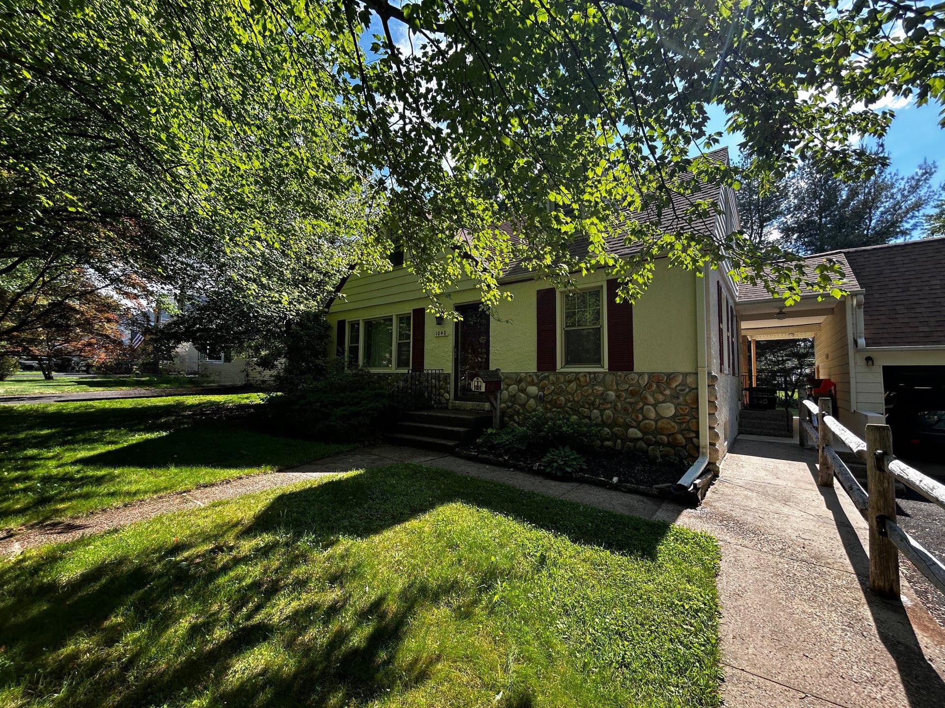 1040 Cherry Lane