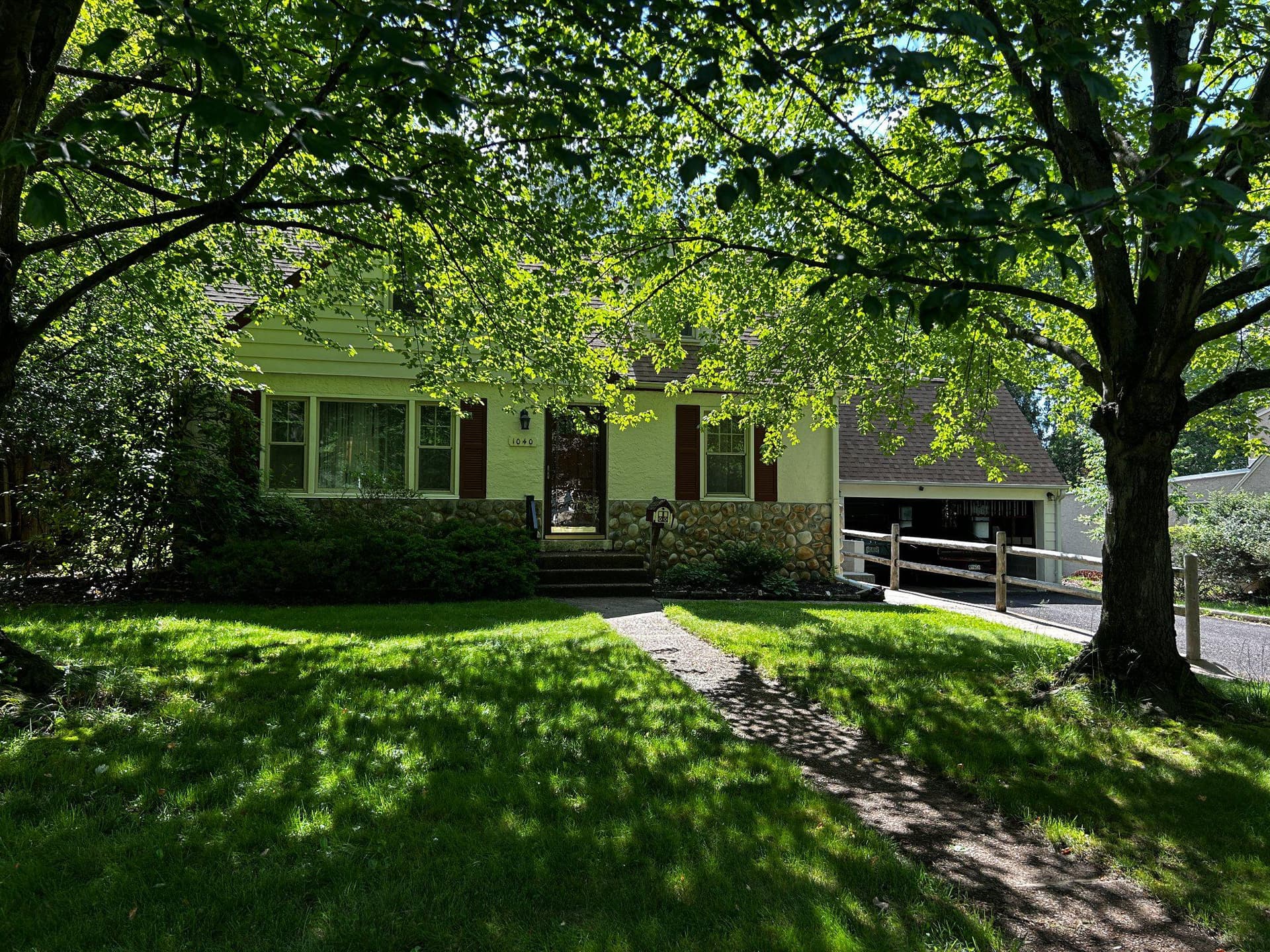 1040 Cherry Lane photo 4