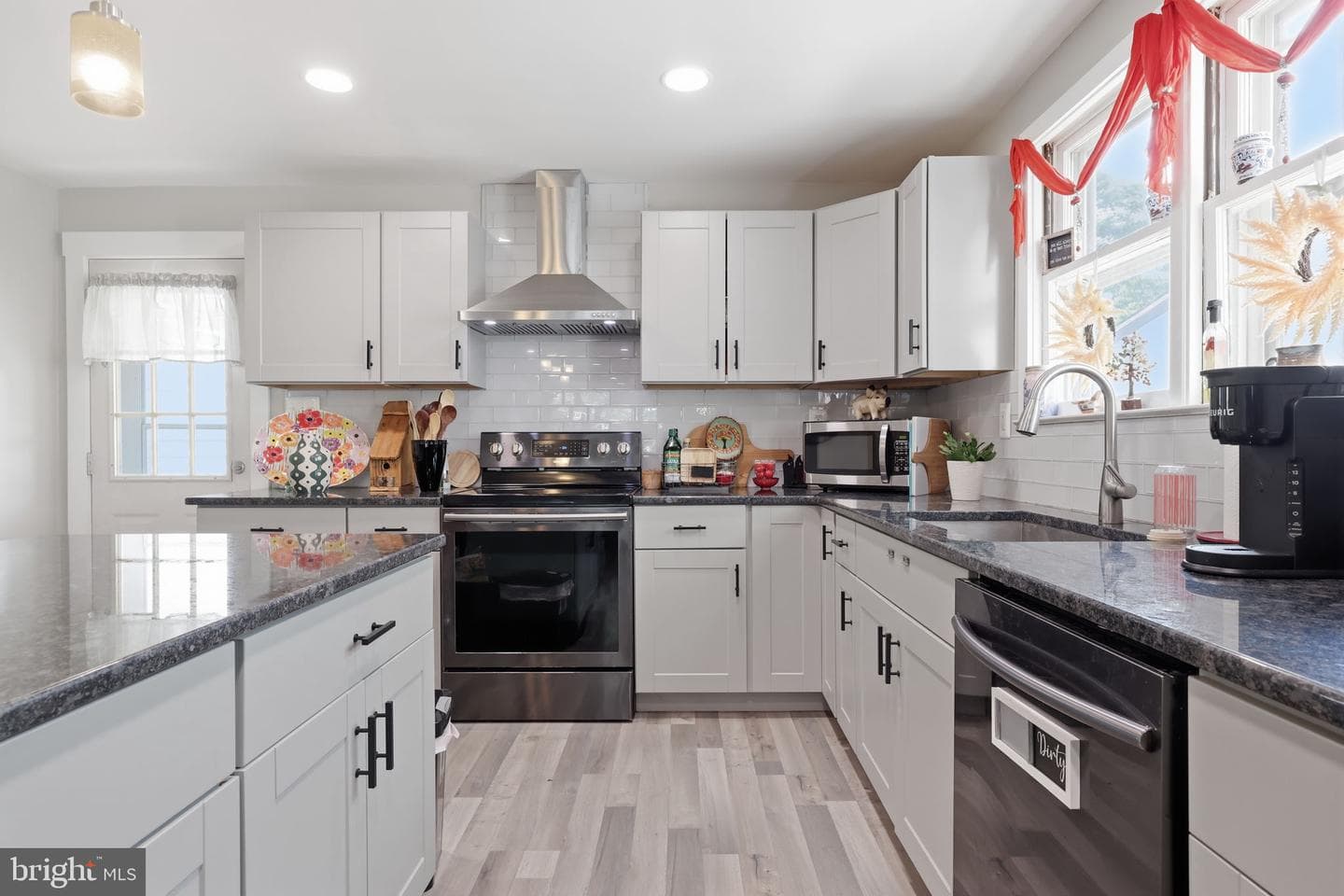 346 Taft Street photo 9