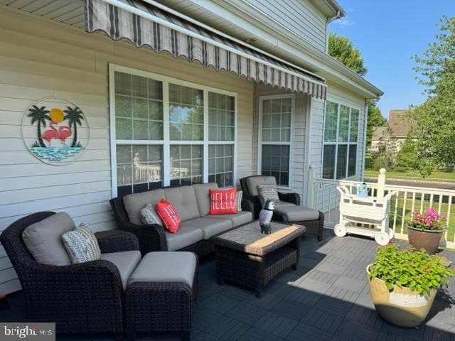 937 Laurens Lane photo 4