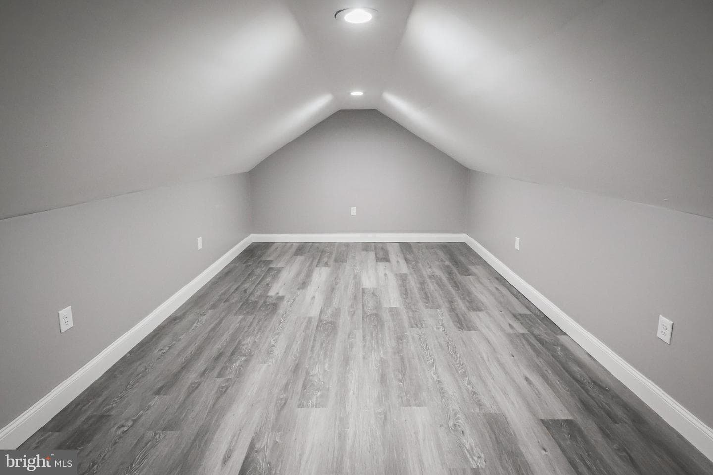989 Blackhawk Road photo 19