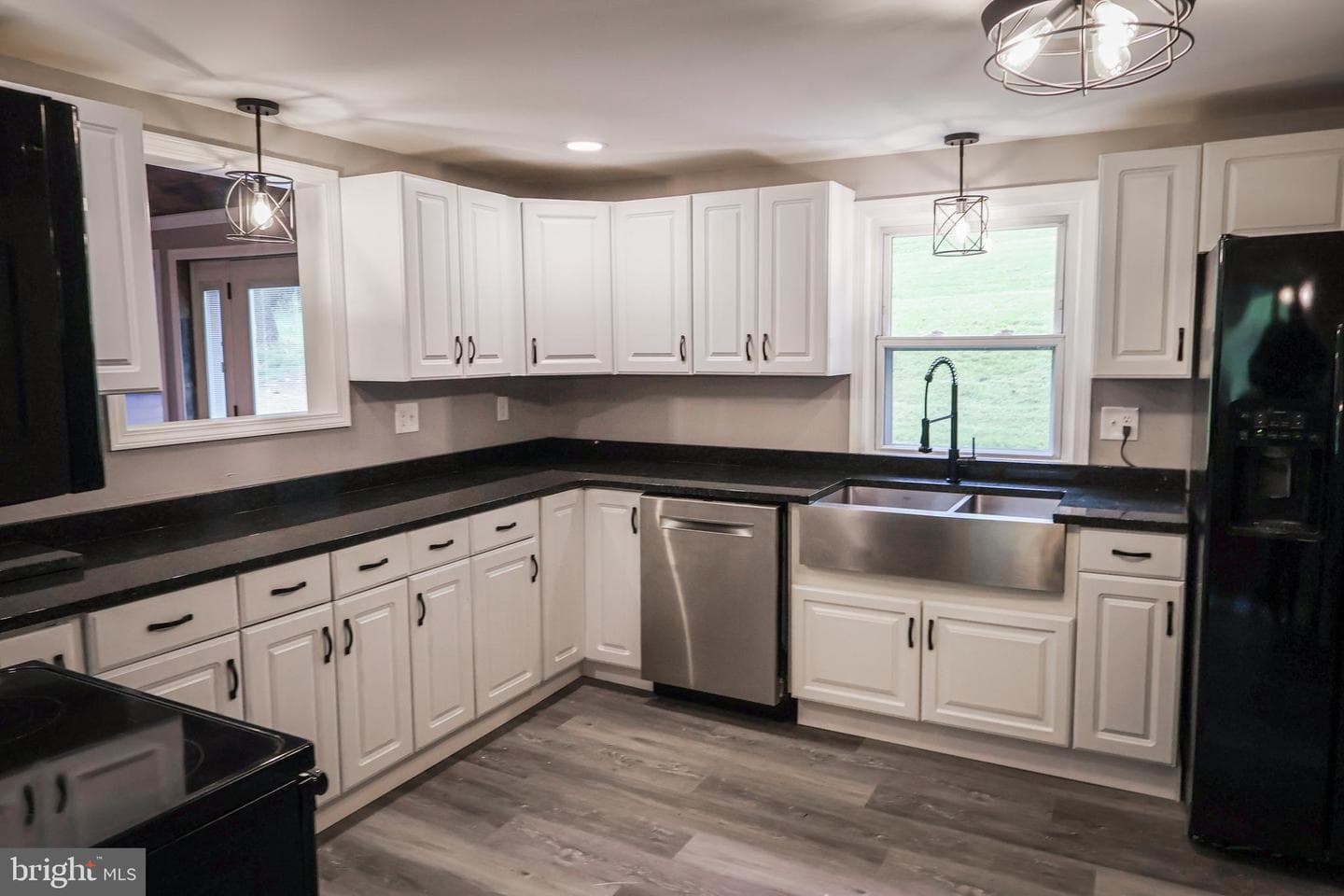 989 Blackhawk Road photo 7