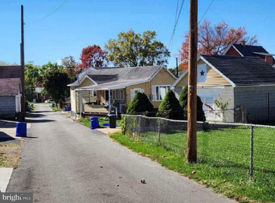 305 Dewhirst Avenue photo 1
