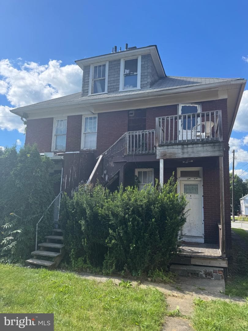 243 Fairfield photo 3
