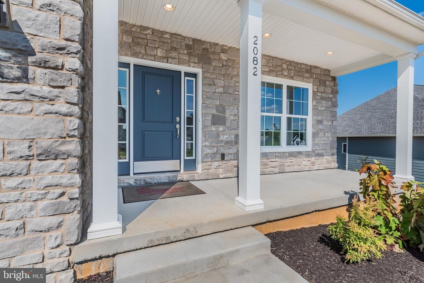 2082 N Autumn Chase Drive N photo 3